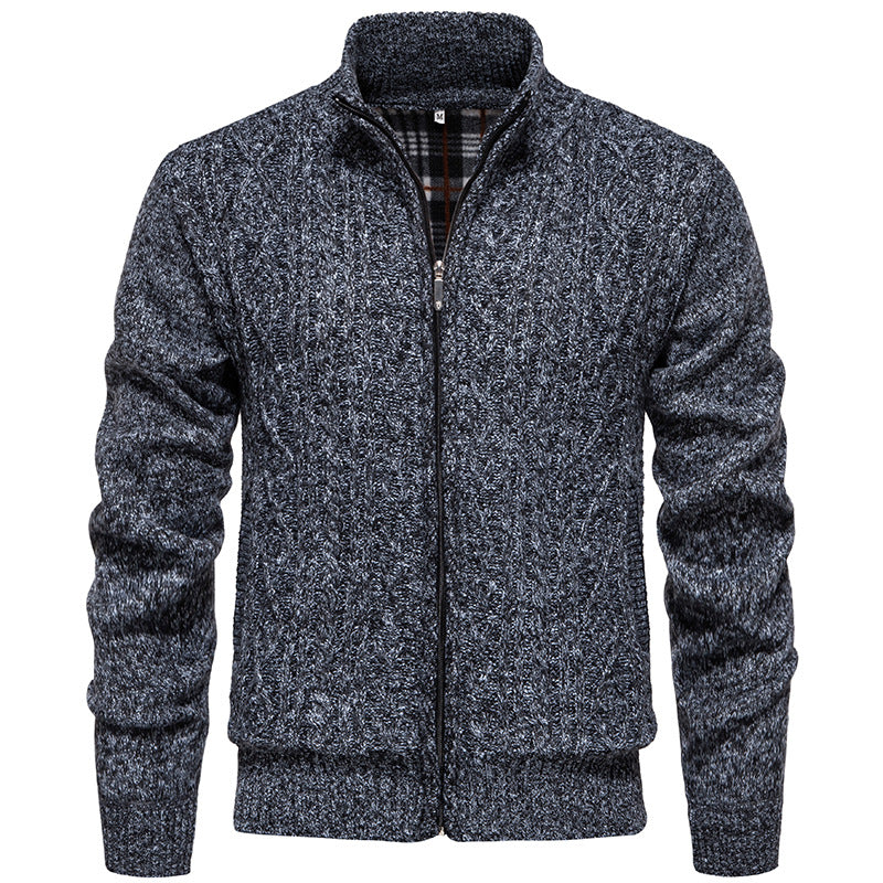 Herren nan grobgestrickter Cardigan mit Zopfmuster, Stehkragen und kariertem Innenfutter EB