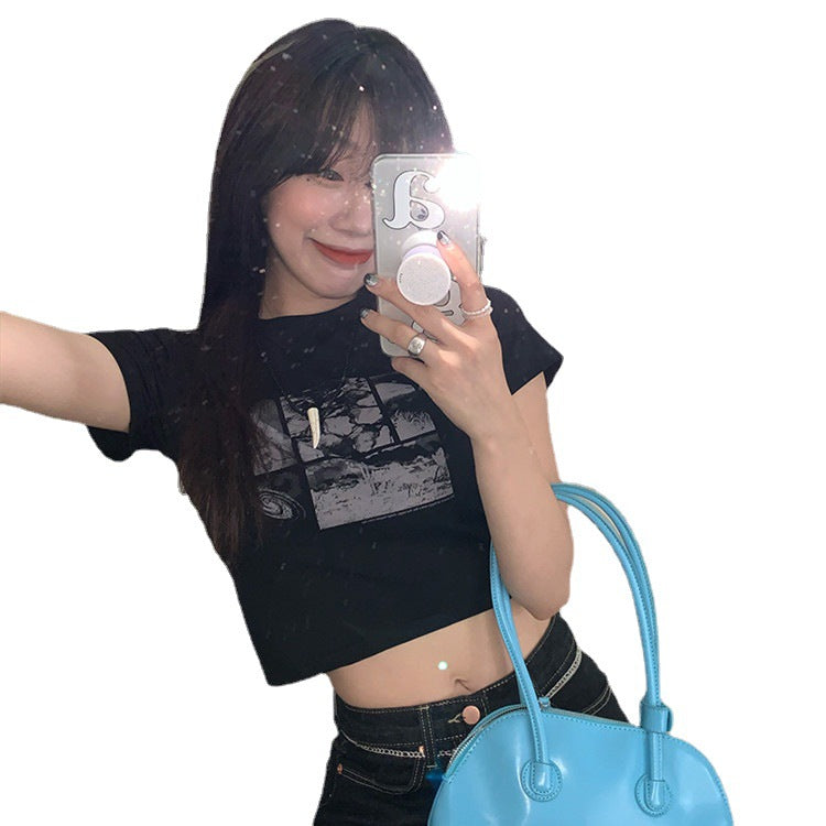 Damen Cropped T-Shirt mit kreativem Grafikdesign EB