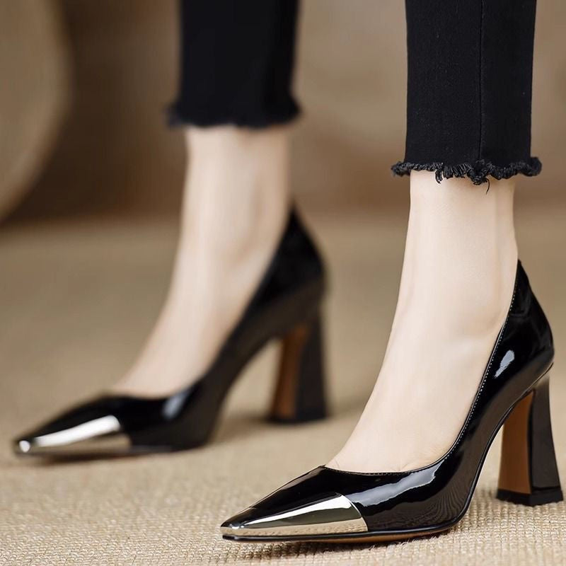 Damen Elegante Pumps mit moderner Metallspitze EB