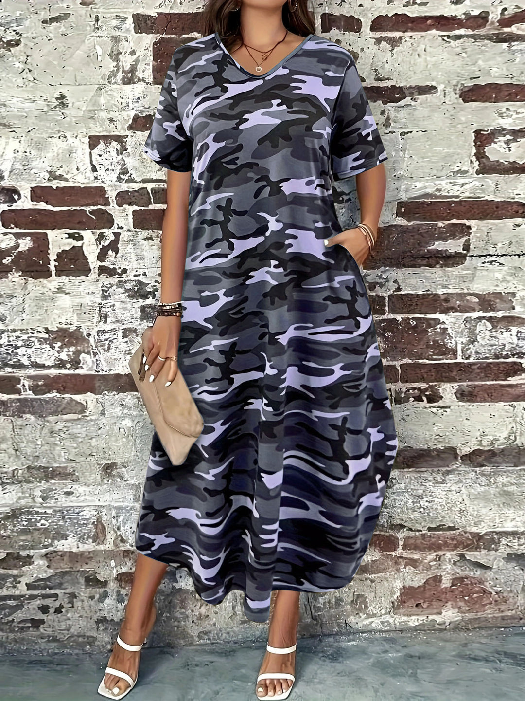 Damen Maxi-Kleid mit modernem Camouflage-Design und praktischen Taschen EB