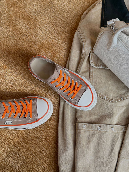 Damen Modische Sneakers im lässigen Stil mit auffälligen Schnürsenkeln EB