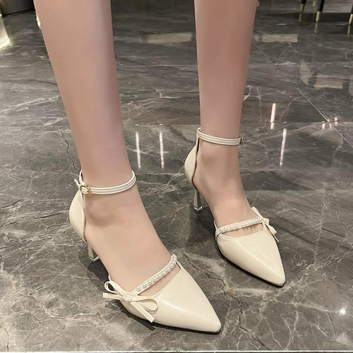Damen elegante Pumps mit transparentem Fesselriemen und dekorativen Perlen EB