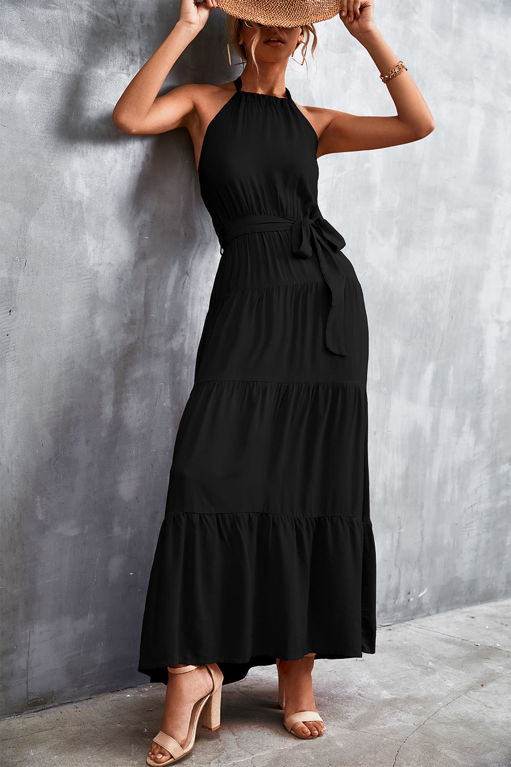Damen Maxikleid mit schickem Halterdesign und fließendem Rock EB