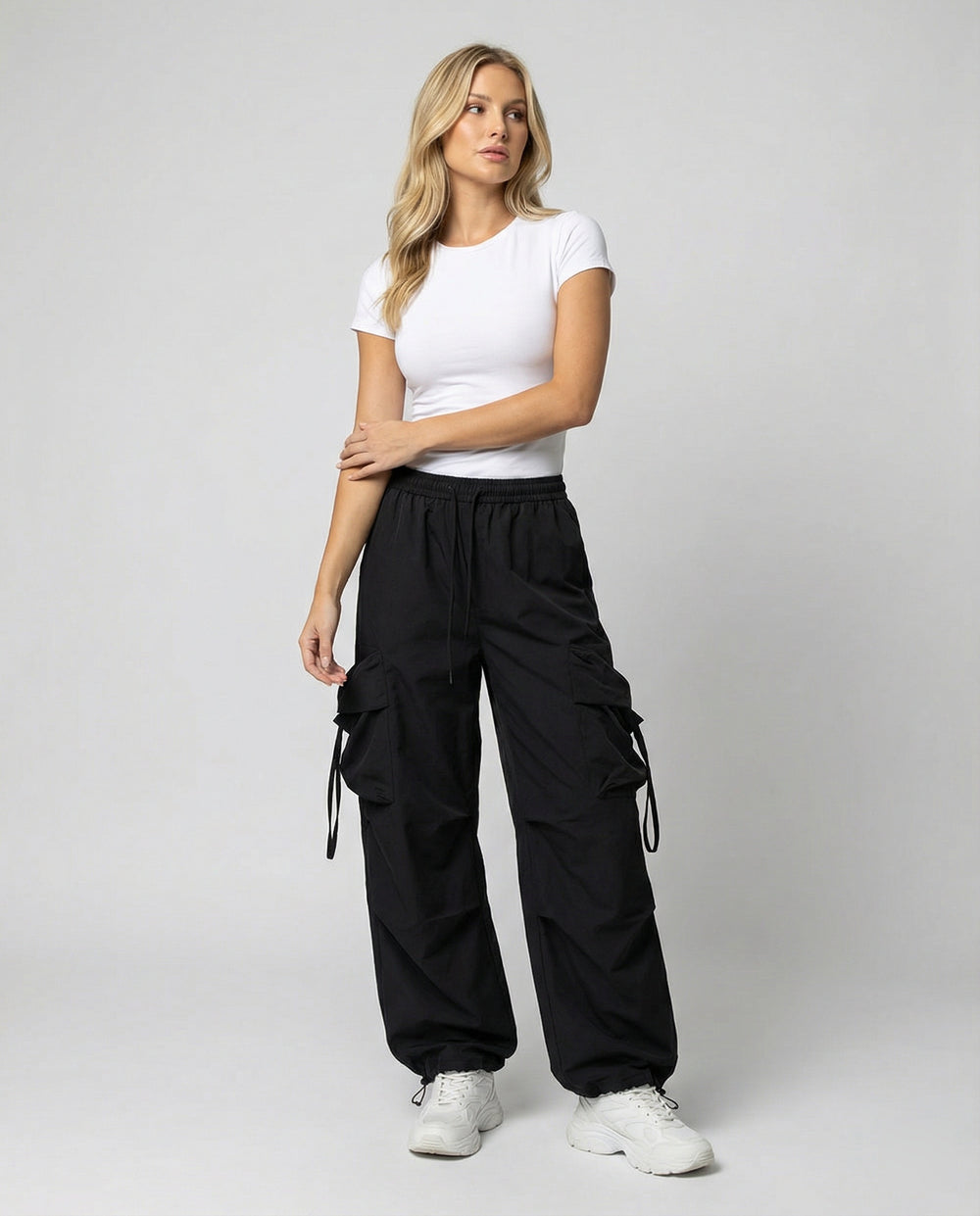 Damen lässige Utility-Palazzohose mit hohem Komfortbund, aufgesetzten Mehrfachtaschen und abgesteppten Kniefalten EB