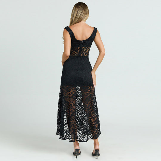 Damen Spitzenkleid im vorteilhaften Schnitt EB