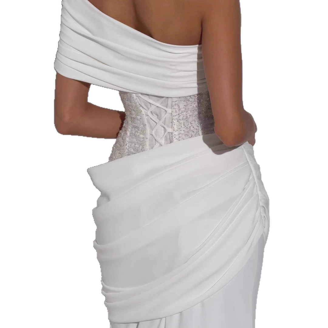 Damen Elegantes und figurbetontes Abendkleid mit asymmetrischem Ausschnitt EB