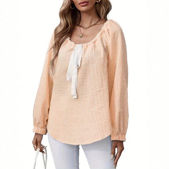 Damen Bluse mit schmeichelndem Rundhalsausschnitt und eleganten Rüschendetails EB