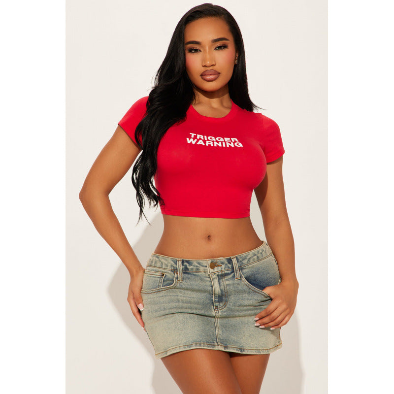 Damen cropped T-Shirt mit modernem Schriftzug und figurbetontem Schnitt EB