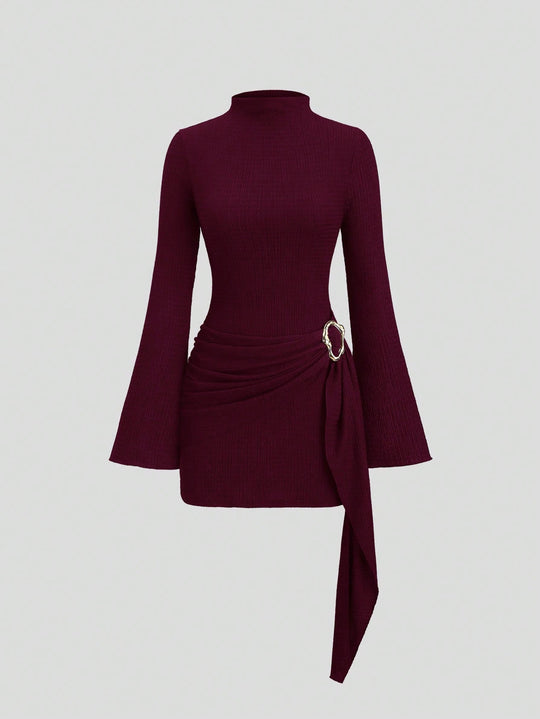 Damen nan figurbetontes Strick-Minikleid mit Stehkragen, Trompetenärmeln und seitlichem Drapé mit Zierring EB