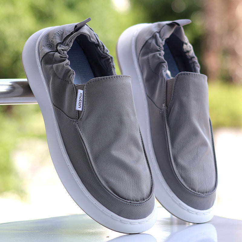 Damen Slip-On Sneakers mit flexiblem Obermaterial und rutschfester Sohle EB