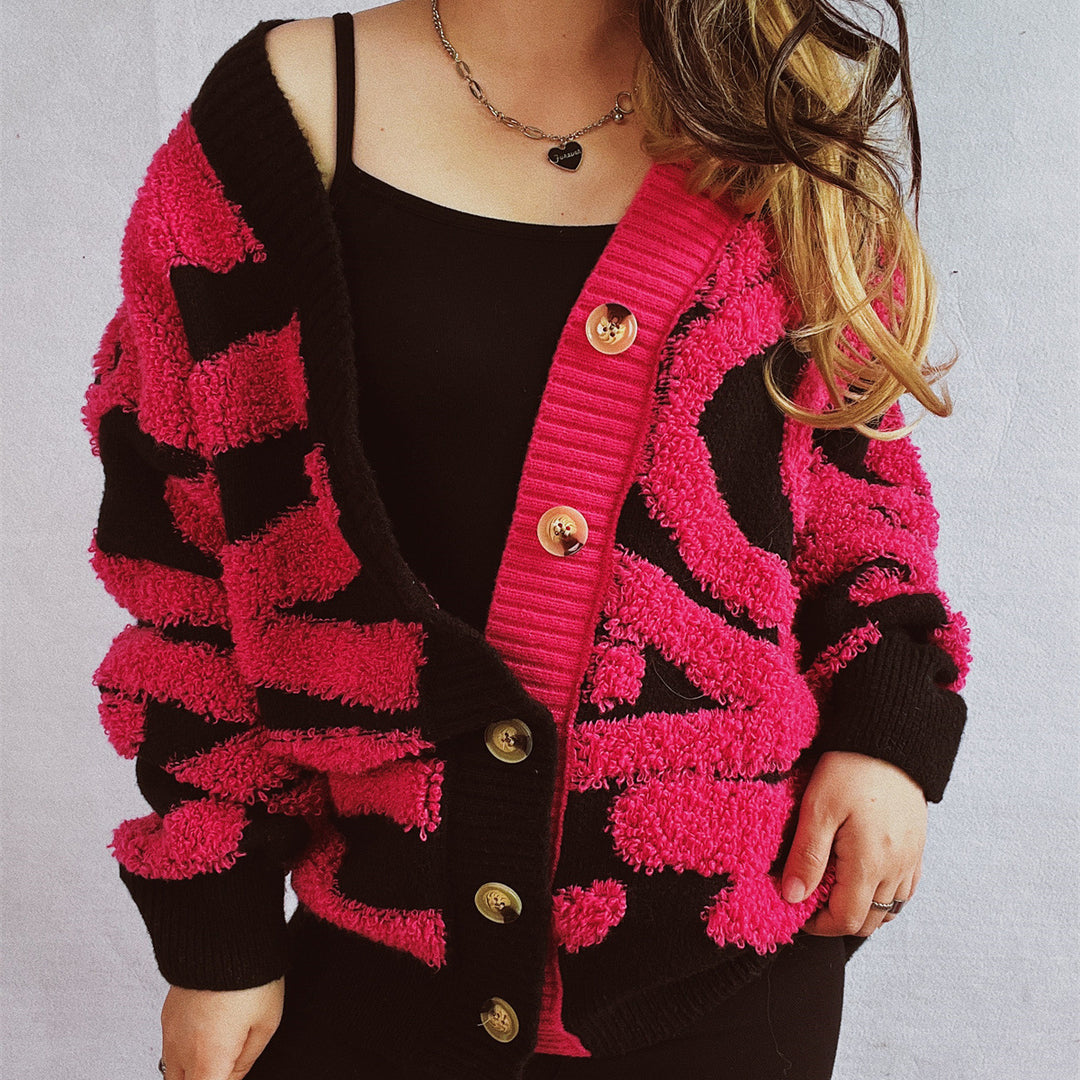 Damen Grobstrickjacke mit dekorativem Mustermix und eleganten Knopfdetails EB