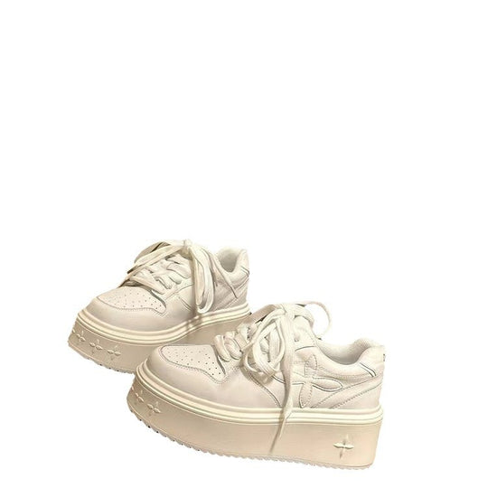 Damen Plateau Sneakers mit strukturiertem Obermaterial und rutschfester Sohle EB