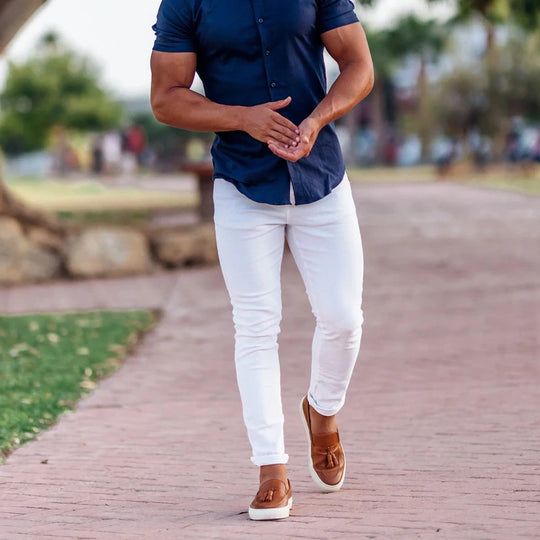 Herren nan Slim-Fit Stretch-Chino mit schmal zulaufendem Bein und dezenten Eingrifftaschen EB
