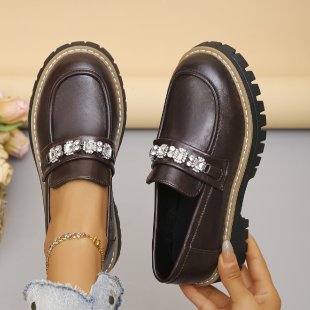 Damen Elegante und bequeme Mokassins mit dekorativen Kristallen EB