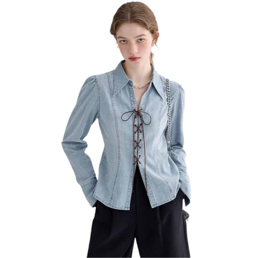 Damen Jeansbluse mit verspielten Schnürdetails und elegantem Schnitt EB