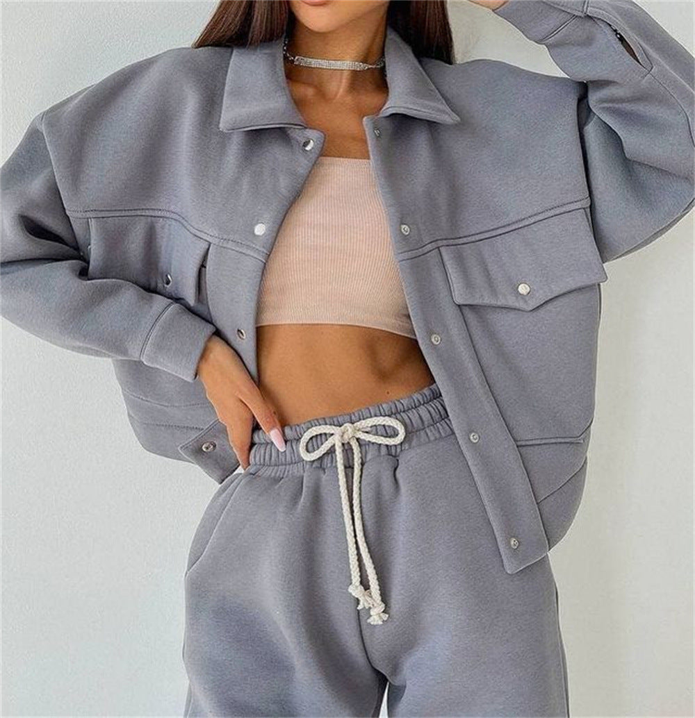 Damen sportliches Freizeit-Set mit trendiger Jacke und bequemen Jogginghosen EB