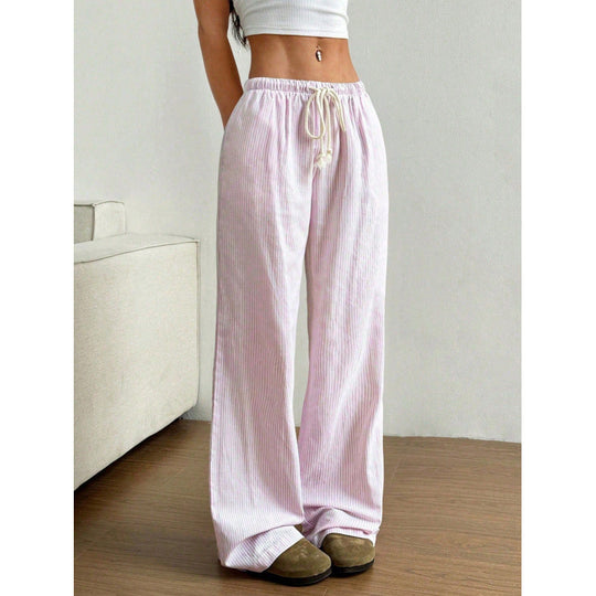 Damen Weit geschnittene Cordhose mit praktischen Eingrifftaschen EB