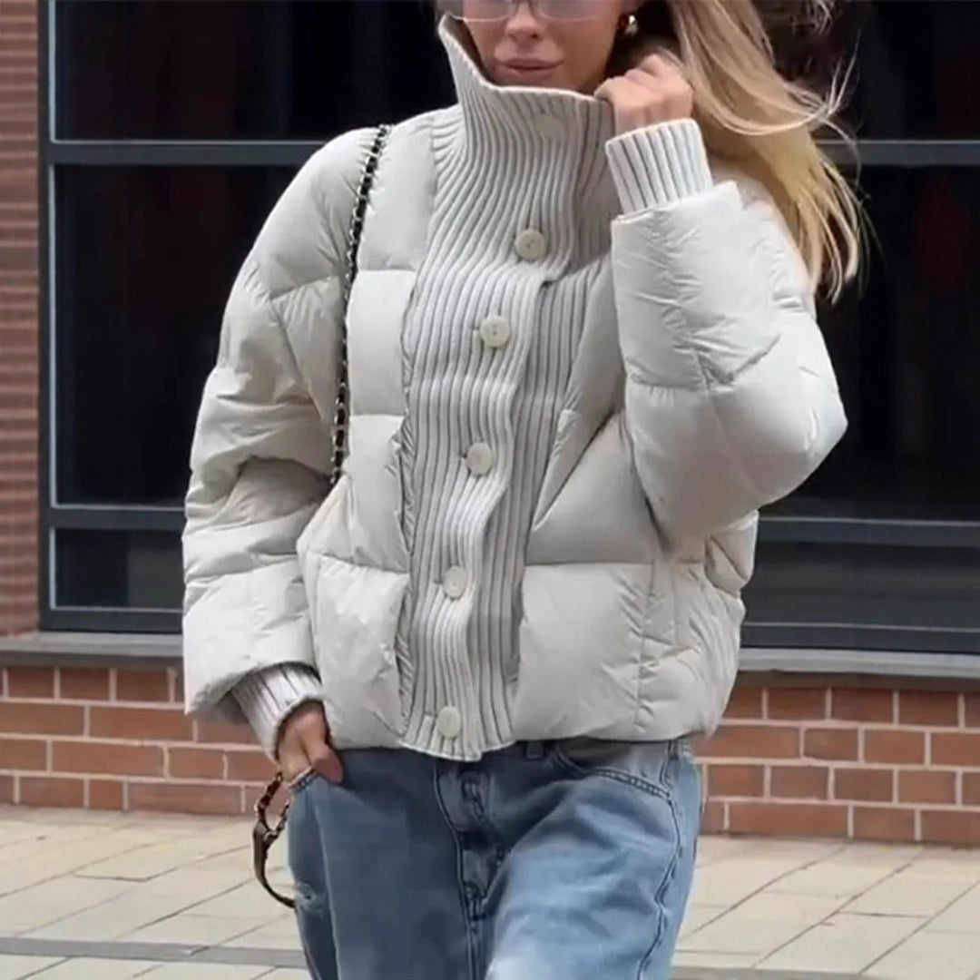 Damen gesteppte Jacke mit voluminösem Kragen und praktischen Knopfdetails EB