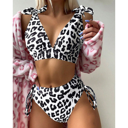 Damen Hochgeschnittenes Bikini-Set mit verspielten Rüschendetails EB