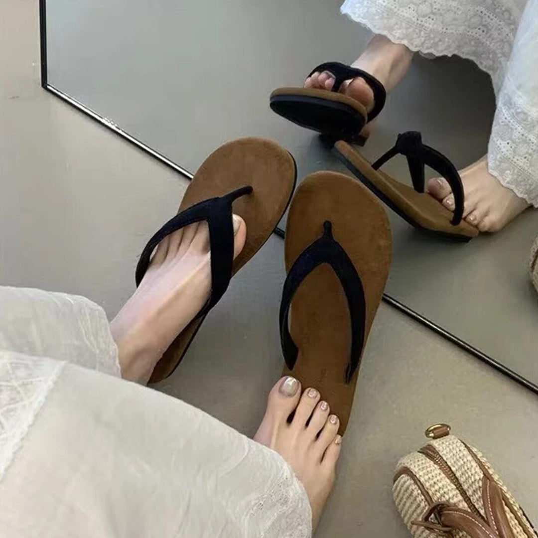 Damen Zehentrenner-Sandalen mit ergonomischem Fußbett und elegantem Riemendesign EB