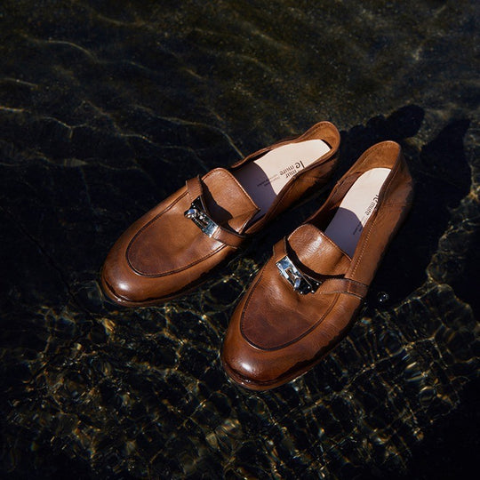 Damen Mokassins mit elegantem Riemen und luxuriösem Leder EB