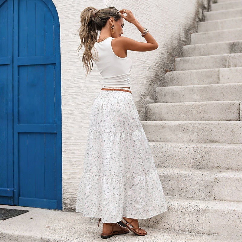 Damen Sommerliches Maxi-Kleid mit floralen Akzenten und tailliertem Bund EB