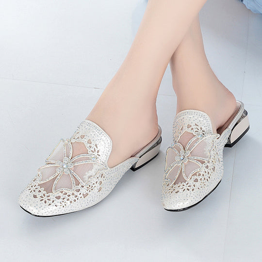 Damen Mules mit funkelnden Strassverzierungen und elegantem Blütenakzent EB