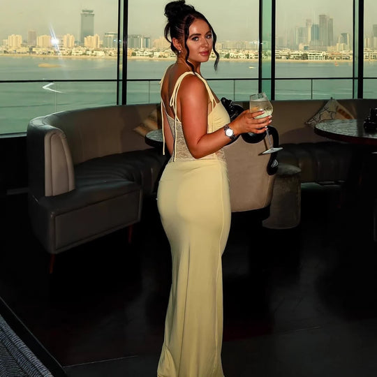Damen elegantes langes Kleid mit raffiniertem Spitzenoberteil und verstellbaren Trägern EB