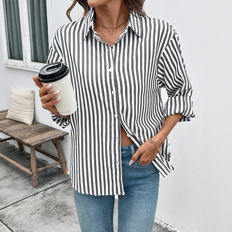 Damen gestreiftes Blusenshirt mit modernem Kragen und bequemen Ärmelaufschlägen EB