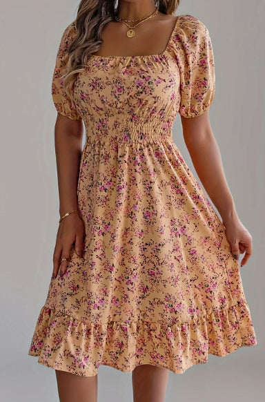 Damen sommerliches Blumenkleid mit Puffärmeln und Rüschensaum EB