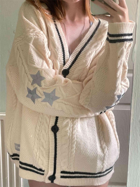 Damen nan oversized Zopfmuster-Cardigan mit V-Ausschnitt, Knopfleiste und Sternapplikationen EB