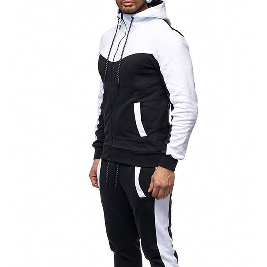 Herren Sportanzug mit Kapuze und seitlichen Taschen EB