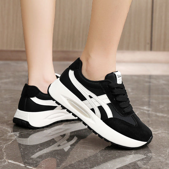 Damen Sportliche Sneakers mit dämpfendem Sohlenprofil und robustem Obermaterial EB