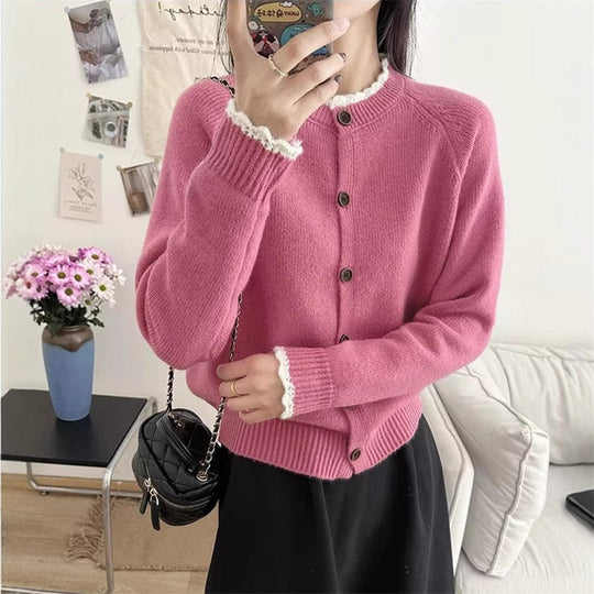 Damen Strickjacke mit Knopfdetails und dekorativem Kragen EB