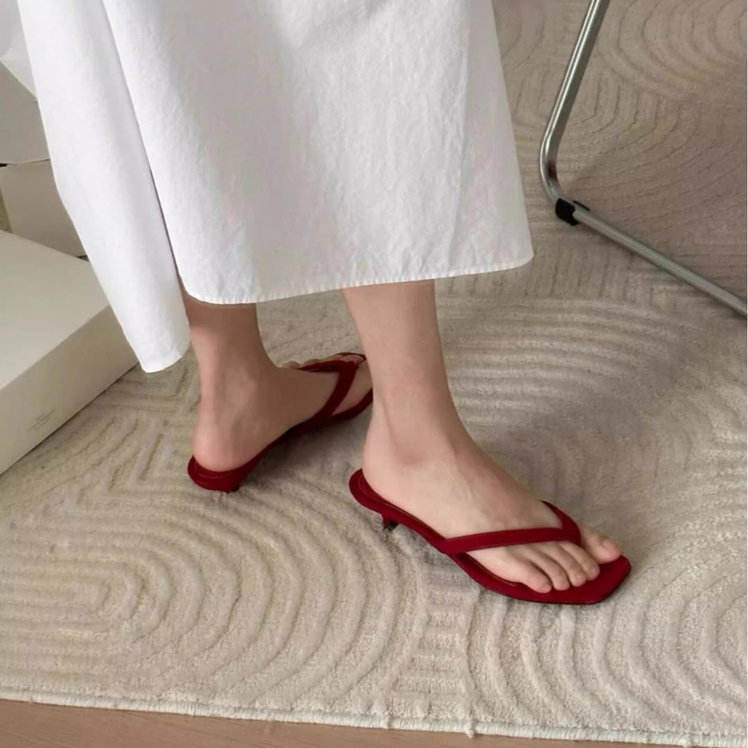 Damen elegante Strandsandalen mit schmalen Riemen von EB
