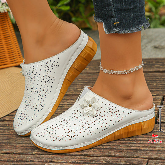 Damen Komfortable Clogs mit floralem Cut-Out-Design und anatomischer Innensohle EB