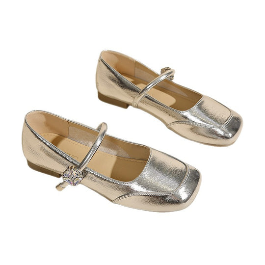 Damen Ballerinas mit dekorativem Riemen und glänzendem Finish EB