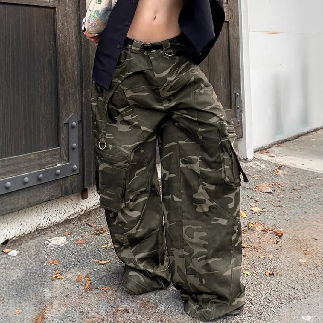 Damen Cargo-Hose im lässigen Camouflage-Stil mit großzügigen Taschen EB