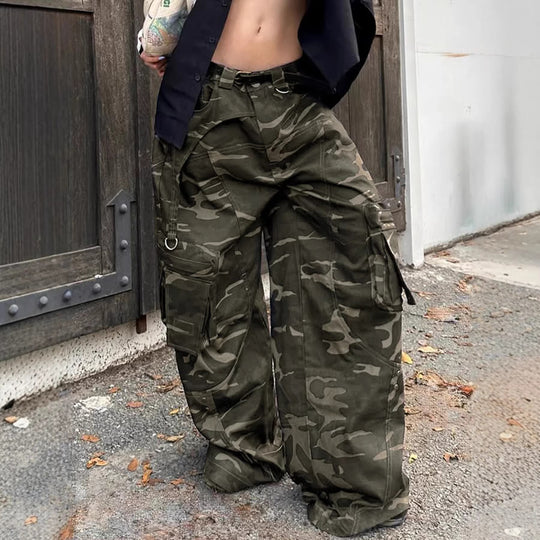 Damen Cargo-Hose im lässigen Camouflage-Stil mit großzügigen Taschen EB