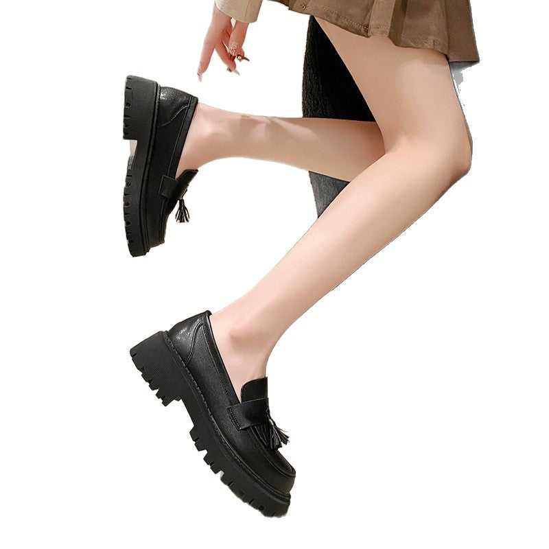 Damen Loafer mit eleganter Quastenverzierung und robustem Plateau EB