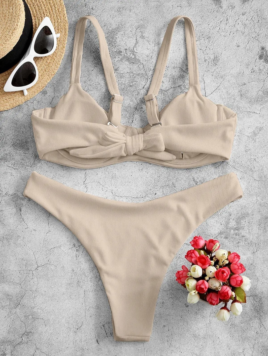 Damen Bikini mit gepolstertem Oberteil und hohem Beinausschnitt EB