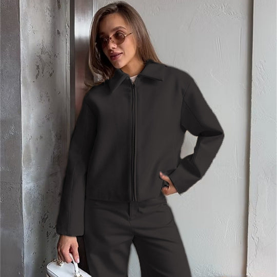Damen Kurzjacke im Boxy-Schnitt mit Reißverschluss und Reverskragen EB