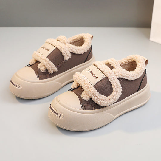 Damen Sportliche Sneaker mit flauschigem Innenfutter und rutschfester Sohle EB