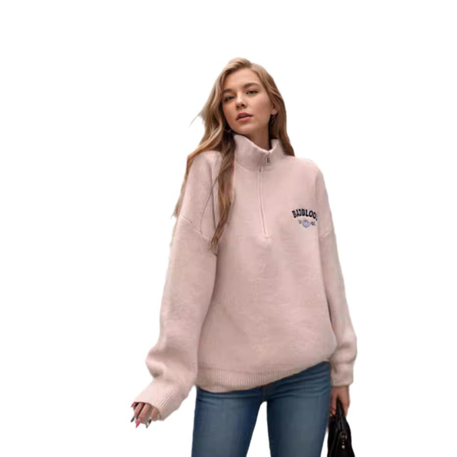 Damen Flauschiger Stehkragenpullover mit Reißverschluss und modernen Details EB