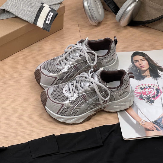 Damen Sportliche Sneakers mit atmungsaktiver Mesh-Oberfläche und robustem Profil EB