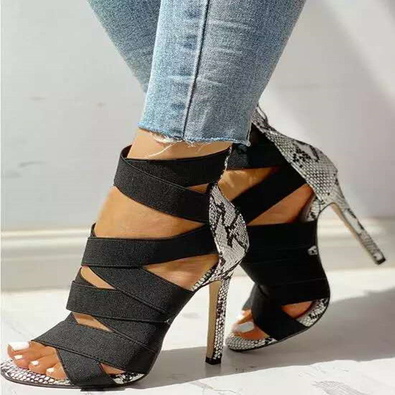 Damen Elegante High Heel Sandalen mit geflochtenen Riemen und strukturiertem Absatz EB