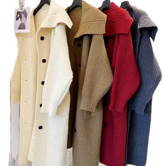 Damen Grobstrickjacke mit voluminösem Schnitt und dekorativen Knöpfen EB