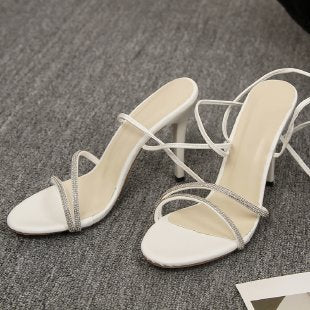 Damen elegante Slingback-Pumps mit zierlichen Riemen und funkelndem Details EB