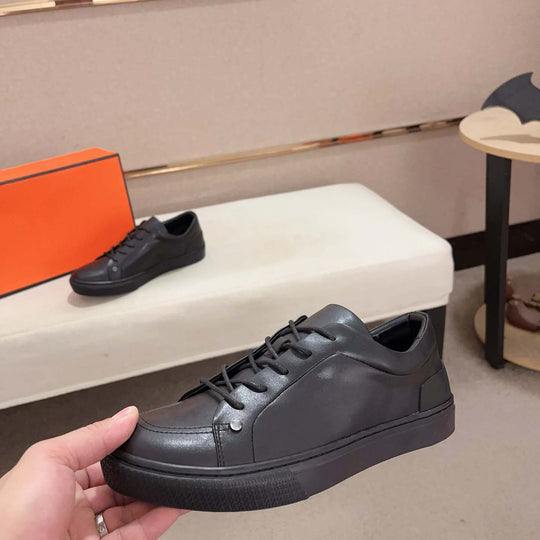 Damen Sneakers im minimalistischen Design mit hochwertigen Lederakzenten von EB
