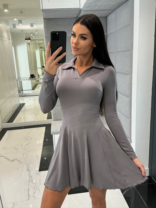 Damen Sportliches Kleid mit Polokragen und schwingendem Rock EB